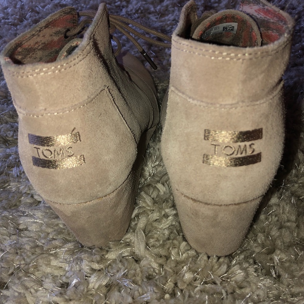 Tom’s High Wedge Suede Heels - Picture 4 of 5